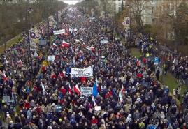 DOBRA ZMIANA | reż. Konrad Szołajski